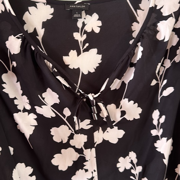 Ann Taylor Floral Blouse - Picture 2 of 3